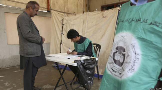  کمیسیون انتخابات: روند ثبت نام رای دهندگان در ۲۰ ولایت برای یک هفته تمدید شد